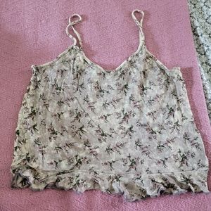 American eagle soft & sexy cropped lettuce trim floral tank - size M